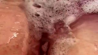 Amateur Close Up Squirting Masturbation