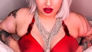 Mistress Bijoux – Red Lips and Tits