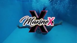 Chrissy Daniels & Maxine X’s Lesbian Fisting Show! BBW Alert!